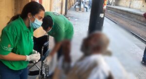 "التضامن" تنقذ صاحب الـ 90 عاماً.. تخلى أبناؤُه عنه فى شوارع الإسكندرية 21 - جريدة المساء