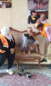 "التضامن" تنقذ مسناً طرده ابنه ليتزوج فى شقته.. وآخر يعمل فراناً بعد عام من التشرد فى الشارع 21 - جريدة المساء