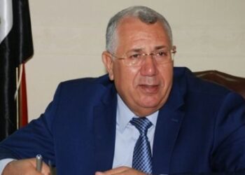 رئيس "الثروة السمكية" يقود حملة مكبرة لإزالة التعديات على المسطح المائى بالاسماعيلية 25 - جريدة المساء