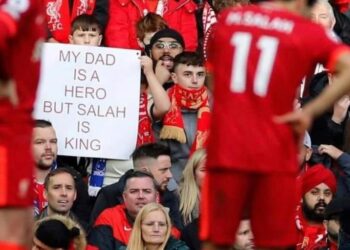 مشجع انجليزي : والدي بطل .. لكن صلاح ملك 21 - جريدة المساء