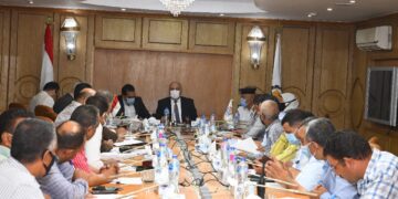 محافظ قنا يوجه بسرعة تنفيذ حملات إزالة التعديات على نهر النيل والأراضى الزراعية 1 - جريدة المساء