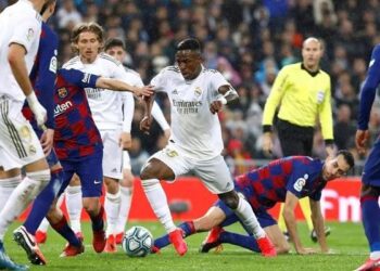 كلاسيكو برشلونة وريال مدريد بحضور جمهور كامل العدد 27 - جريدة المساء