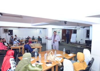 جامعة سوهاج تواصل برامجها التدريبية عن طرق كتابة البحث لمعاوني أعضاء هيئة التدريس 31 - جريدة المساء