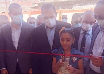 محافظ كفرالشيخ إفتتح اول مدرسة ضمن مبادرة حياة كريمة بمطوبس ويوجه بحصر أعداد غير القادرين لسداد المصروفات لهم 33 - جريدة المساء