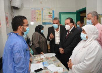 قوافل جامعة طنطا الطبية قدمت خدماتها العلاجية بالمجان لـ 1158 مواطنًا بقطور 20 - جريدة المساء