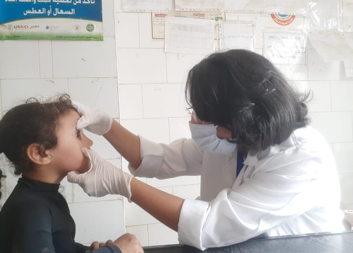  الكشف وتوفير العلاج لـــــ 1700 مواطناُ  بكوم الصعايدة  في قافلة علاجية نفذتها صحة  بني سويف  18 - جريدة المساء