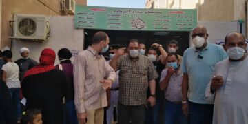 الكشف على 850 مواطنًا في قافلة جسور الخير 12 الطبية بمدينة سفاجا 1 - جريدة المساء