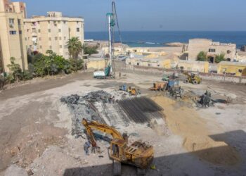 *محافظ الإسكندرية يتابع مشروع تطوير حلقة السمك بمنطقة الأنفوشي 23 - جريدة المساء
