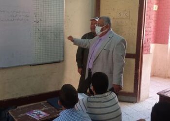 مدير تعليم اخميم : لابد من بذل المزيد من الجهود لصالح أبناؤنا الطلاب 21 - جريدة المساء