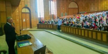 حوار مفتوح لرئيس جامعة طنطا مع الطلاب بكليتى الآداب والحقوق 1 - جريدة المساء