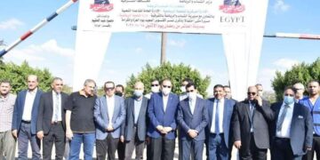 وزيرالشباب والرياضة و محافظ الشرقية يُعطيان اشاره بدء ماراثون المشي والدراجات 1 - جريدة المساء