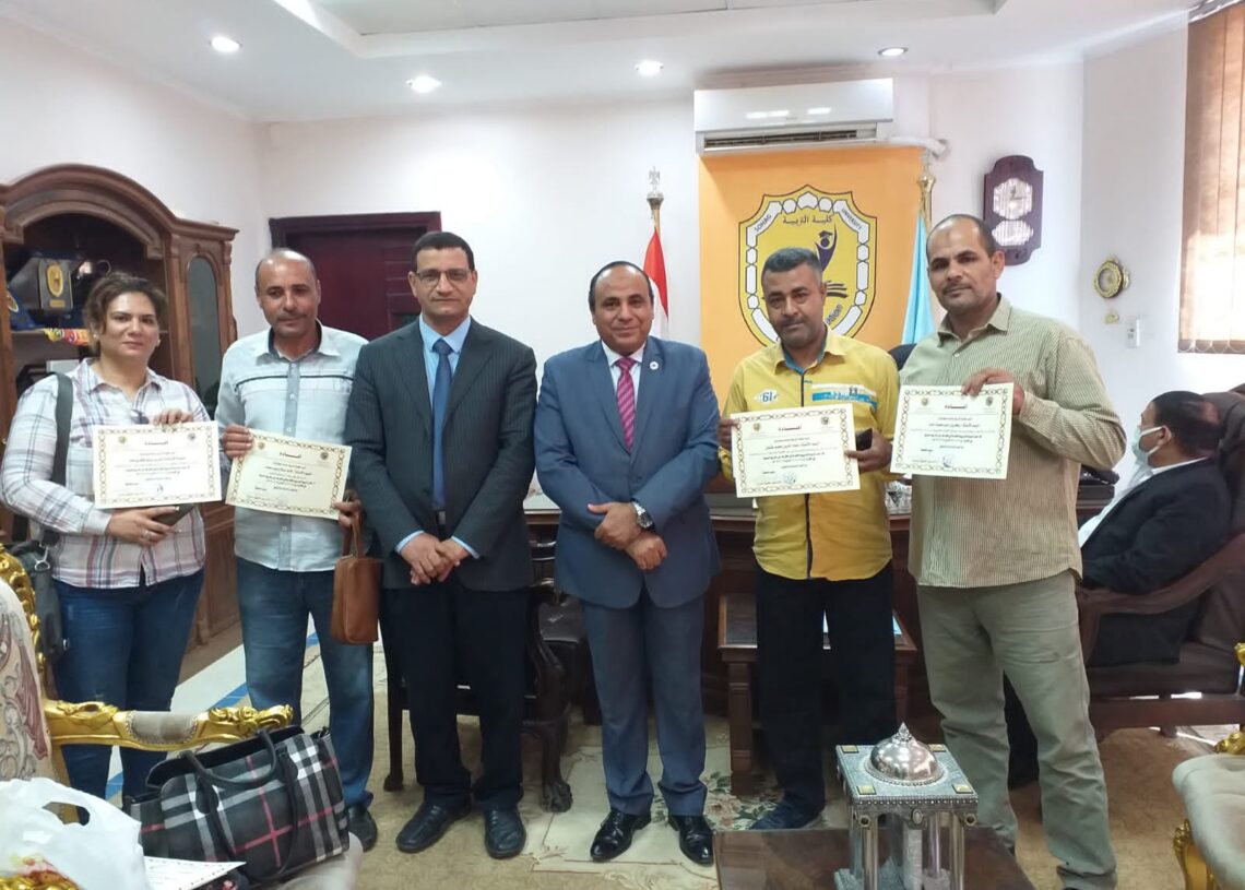 ٤٣ معلم وموجه يشاركون فى دورة "الإشراف على التربية العملية" بجامعة سوهاج 17 - جريدة المساء