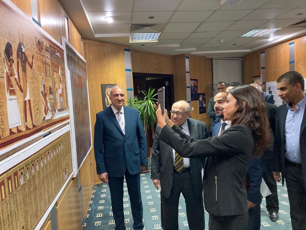 الفقي يفتتح قاعة المشروعات"micro gallery” داخل مركز توثيق التراث الحضاري والطبيعي بالقرية الذكية 19 - جريدة المساء