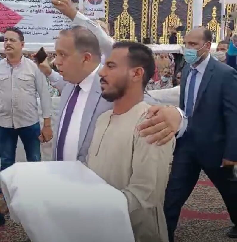 صلح تاريخى بين قبيلتي القليعات بالشيخ عيسى وال ظريفة بالطويرات فى مدينة الغردقة 18 - جريدة المساء صلح تاريخى بين قبيلتي القليعات بالشيخ عيسى وال ظريفة بالطويرات فى مدينة الغردقة 17 - جريدة المساء