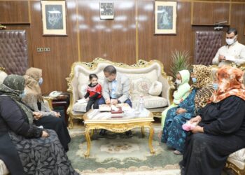 محافظ المنوفية يقرر صرف مساعدات عاجلة لأسرة الطفلة ضحية محطة مياه السادات 33 - جريدة المساء