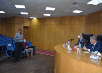 محافظ المنيا يوجه بإنجاز أعمال رصف طريق الصفصافة بمركز سمالوط 35 - جريدة المساء