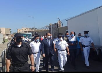 الامن ينجح فى استرداد 3 مخازن وشون على مساحة 5 الاف م٢ بشارع عادل الشربينى . ببورسعيد 33 - جريدة المساء