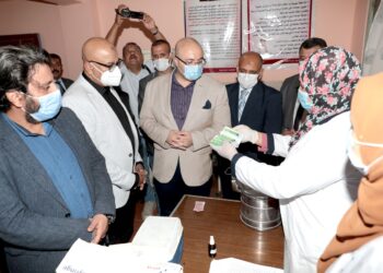  محافظ بني سويف يتفقد سير فعاليات  مبادرة الكشف عن  الأنيميا والسمنة وقصر القامة 21 - جريدة المساء