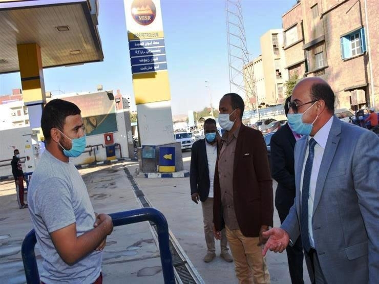 محافظ أسوان يكلف رؤساء المراكز والمدن بمتابعة إنتظام سير العمل بمواقف السيرفيس 17 - جريدة المساء