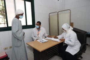 الكشف على ٩٤٦ مواطن في قافلة طبية مجانية بقنا ضمن مبادرة "حياة كريمة" 23 - جريدة المساء
