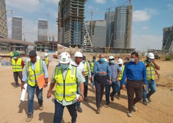 مسؤولو «الإسكان» يتابعون تنفيذ مشروعات العاصمة الإدارية الجديدة 28 - جريدة المساء