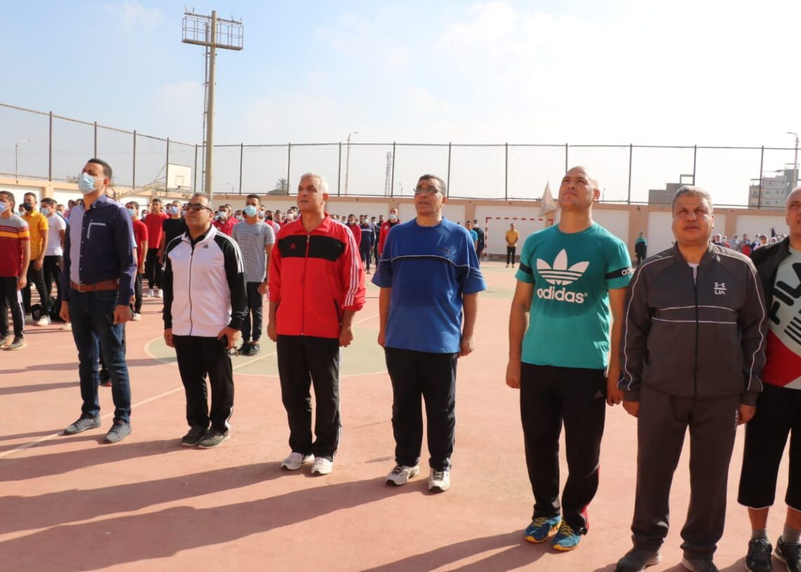 رئيس جامعة المنوفية يتقدم صفوف طلاب التربية الرياضية لتأدية تحية العلم 20 - جريدة المساء رئيس جامعة المنوفية يتقدم صفوف طلاب التربية الرياضية لتأدية تحية العلم 19 - جريدة المساء