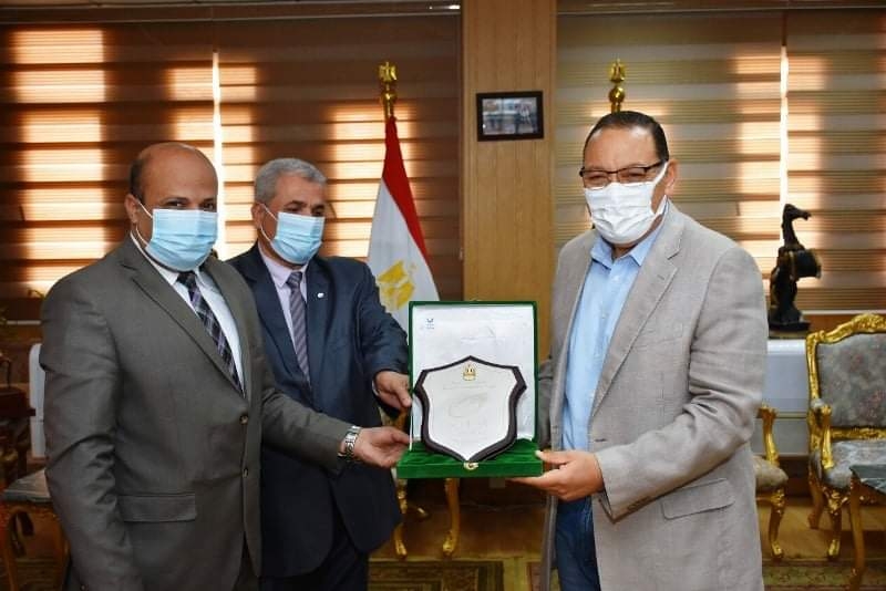 لتقديم خدمات بريدية متميزة .... محافظ_الشرقية يلتقي رئيس مناطق بريد شرق الدلتا 20 - جريدة المساء لتقديم خدمات بريدية متميزة .... محافظ_الشرقية يلتقي رئيس مناطق بريد شرق الدلتا 19 - جريدة المساء