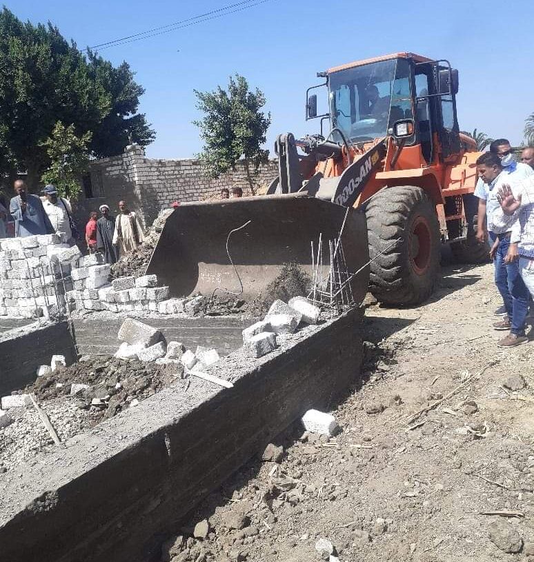 إزالة حالة تعد بقرية العباسية بالمنيا 18 - جريدة المساء