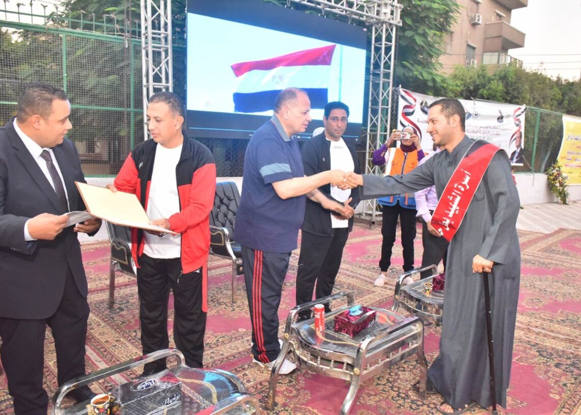 جلسة حوارية لمحافظ أسيوط مع الشباب ويكرم أسر شهداء وأبطال حرب أكتوبر 19 - جريدة المساء