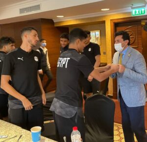 وزير الرياضة يلتقى مع لاعبى منتخب مصر قبل مواجهة ليبيا"صور" 23 - جريدة المساء