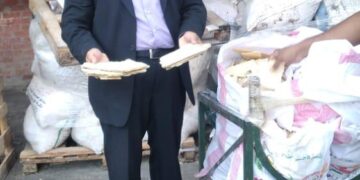 ضبط سلع ومواد غذائية منتهية الصلاحية بأحد مطاعم العجمي 2 - جريدة المساء ضبط سلع ومواد غذائية منتهية الصلاحية بأحد مطاعم العجمي 1 - جريدة المساء