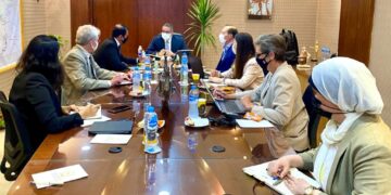 وزير السياحة خلال اللقاء مع مسئولي بيت الخبرة الإيطالي