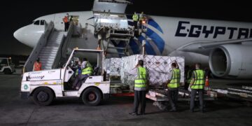 عبدالغفار: استقبال ٣ ملايين و٦٣٤ ألف جرعة من لقاح «فايزر» بمطار القاهرة الدولي 9 - جريدة المساء