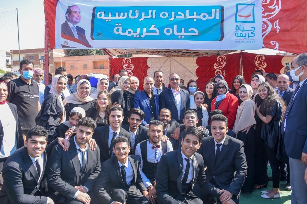 محافظ الإسكندرية يطلق فاعليات "يوم رياضي ثقافي ترفيهي" لقاطني برج العرب 17 - جريدة المساء