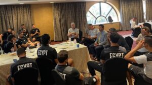 وزير الرياضة يلتقى مع لاعبى منتخب مصر قبل مواجهة ليبيا"صور" 27 - جريدة المساء