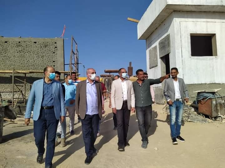 نائب وزير الإسكان يتفقد مشروعات المياه والصرف بمدينة العلمين الجديدة 19 - جريدة المساء