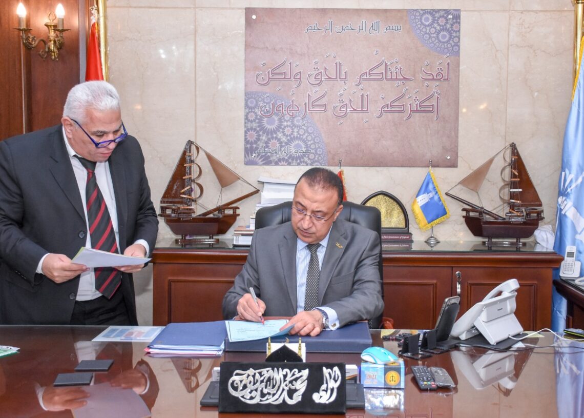 محافظ الإسكندرية: تشكيل لجنة لبحث شكاوى وطلبات المعلمين على مستوي مدارس الثغر 20 - جريدة المساء محافظ الإسكندرية: تشكيل لجنة لبحث شكاوى وطلبات المعلمين على مستوي مدارس الثغر 19 - جريدة المساء