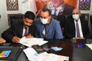 بالصور .. محافظ قنا وكيلًا عن فتاة يتيمة أثناء عقد قرانها 43 - جريدة المساء