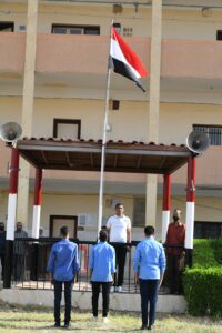 نائب محافظ قنا يشهد طابور الصباح وتحية العلم بمدرسة الشهيد عبد المنعم رياض الثانوية العسكرية 29 - جريدة المساء