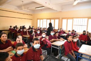نائب محافظ قنا يشهد طابور الصباح وتحية العلم بمدرسة الشهيد عبد المنعم رياض الثانوية العسكرية 31 - جريدة المساء