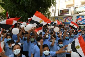 محافظ قنا يتابع انتظام الدراسة بمدرسة الراهبات الفرنسيسكانيات 37 - جريدة المساء