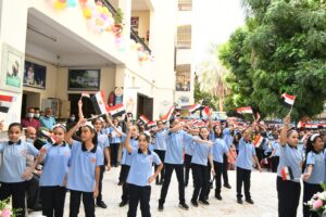 محافظ قنا يتابع انتظام الدراسة بمدرسة الراهبات الفرنسيسكانيات 33 - جريدة المساء