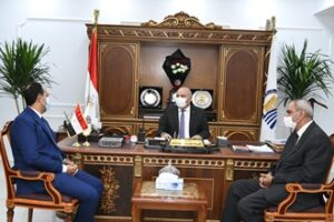 محافظ قنا يستقبل مساعد وزير التضامن الاجتماعى لمتابعة الموقف النهائى لافتتاح أول مركز لعلاج الإدمان بالمحافظة 25 - جريدة المساء