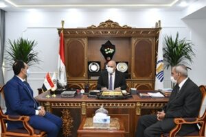 محافظ قنا يستقبل مساعد وزير التضامن الاجتماعى لمتابعة الموقف النهائى لافتتاح أول مركز لعلاج الإدمان بالمحافظة 19 - جريدة المساء
