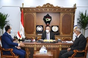 محافظ قنا يستقبل مساعد وزير التضامن الاجتماعى لمتابعة الموقف النهائى لافتتاح أول مركز لعلاج الإدمان بالمحافظة 15 - جريدة المساء