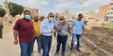 بتكلفة 8 ملايين جنية.. محافظ الشرقية يتفقد أعمال إنشاء حائط ساند على بحر فاقوس 2 - جريدة المساء بتكلفة 8 ملايين جنية.. محافظ الشرقية يتفقد أعمال إنشاء حائط ساند على بحر فاقوس 1 - جريدة المساء
