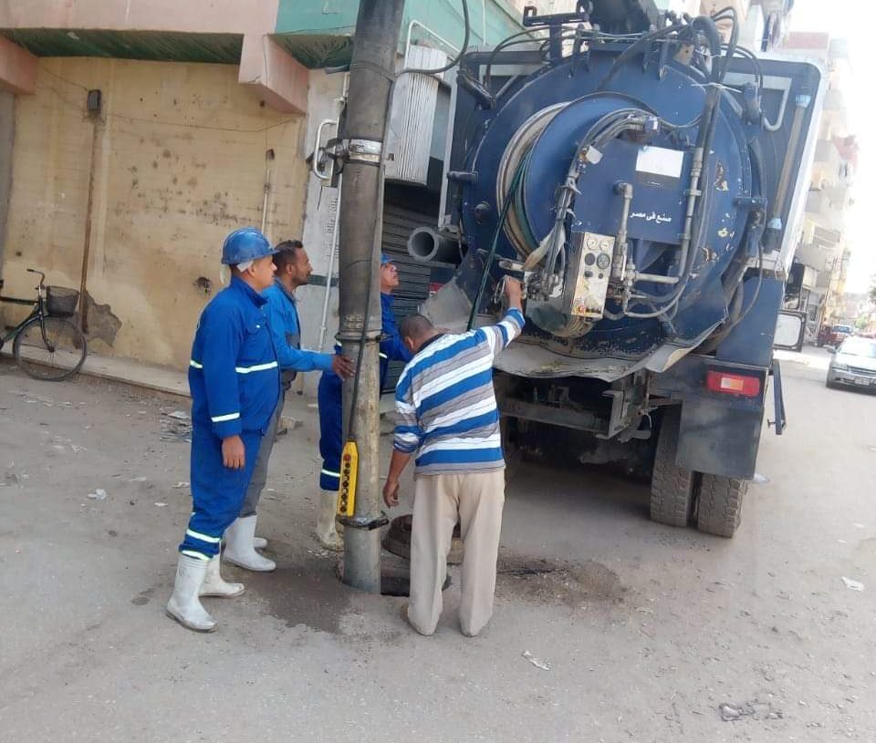 تطهير شبكات الصرف الصحي بالشرقية استعدادا للشتاء 19 - جريدة المساء