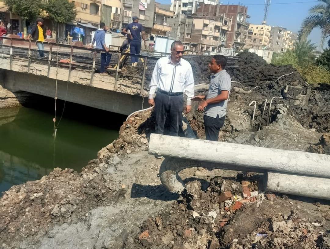 عبد العظيم يتابع توسعة وتطوير كوبرى المحطة الجديدة بكفر البطيخ 17 - جريدة المساء