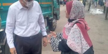 محافظ الشرقية يُفاجئ الوحدة المحلية بالصالحية القديمة ويلتقي بالمواطنين 2 - جريدة المساء محافظ الشرقية يُفاجئ الوحدة المحلية بالصالحية القديمة ويلتقي بالمواطنين 1 - جريدة المساء