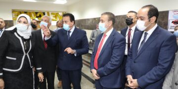 وزير التعليم العالى ومحافظ المنوفية و ورئيس الجامعة يفتتحون كلية طب الأسنان 1 - جريدة المساء